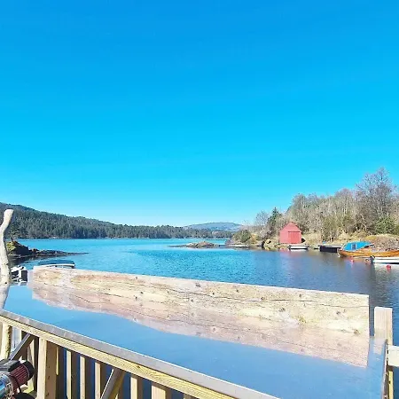 5 Person In Lonevag-by Traum Lonevåg