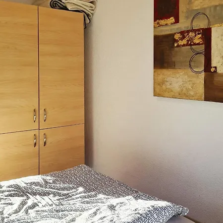 Holiday Home Lonevag *