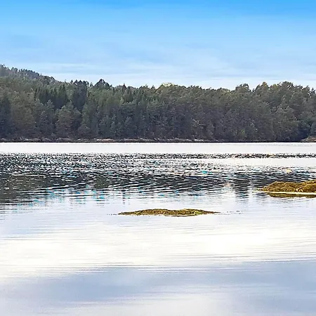 5 Person In Lonevag-by Traum Lonevåg