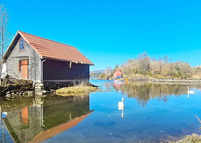 5 Person In Lonevag-by Traum * Lonevåg